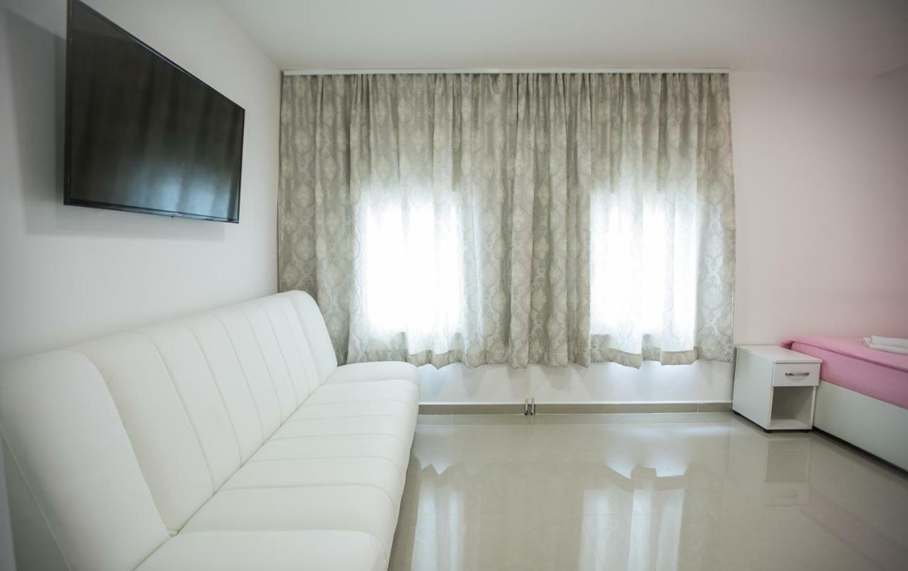 Pansion Kipovi Bed & Breakfast Tuzla Ngoại thất bức ảnh